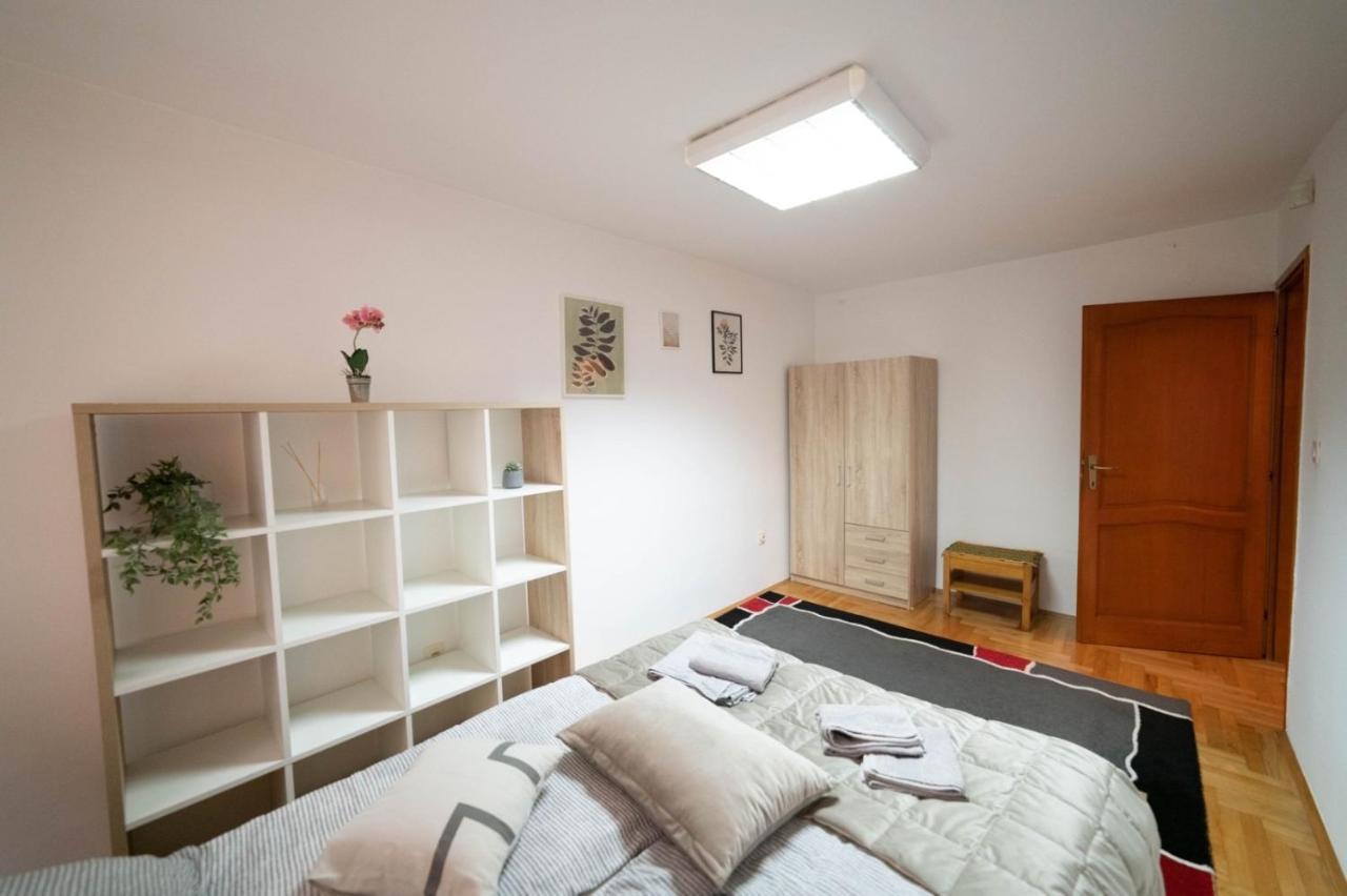 Apartman Yellow House Sarajevo Exterior photo
